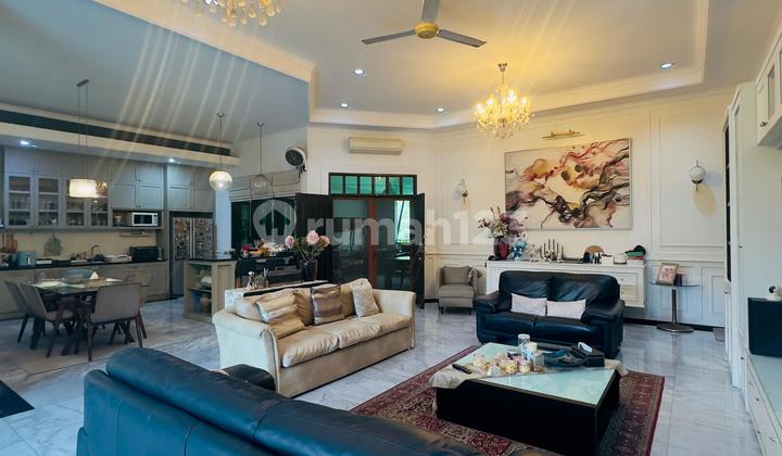 Luxury Home in Senopati Area, Ready to Live In, Beautiful and Comfortable Environment. 2