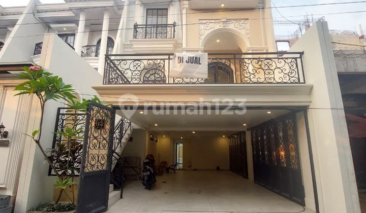 Modern Classic New House in DPR M. Kahfi Jagakarsa Complex Ready to Occupy