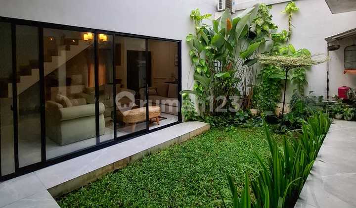 Rumah Gaya Modern Minimalis, Lokasi Bebas Banjir, Akses Jalan Lebar