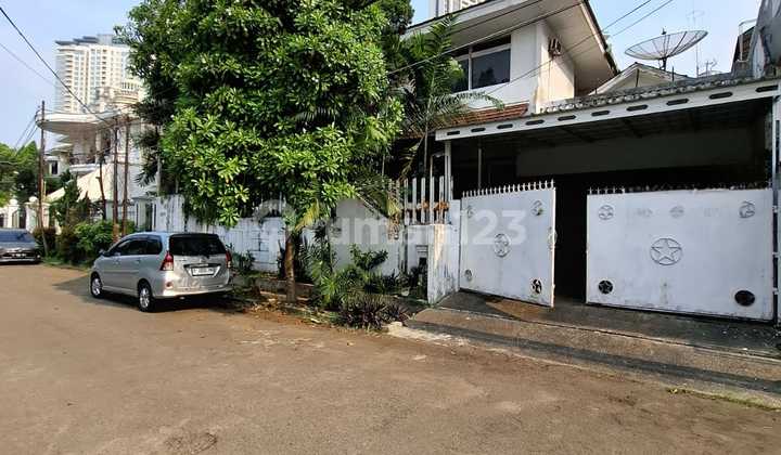 Rumah Lama Dalam Komplek Elite Simprug Kebayoran Lama