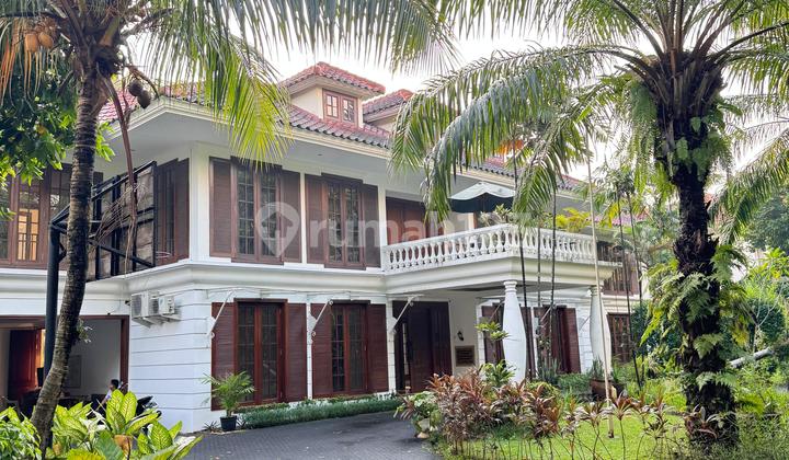 Rumah Mewah Halaman Luas Dengan Private Pool Di Cipete