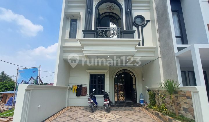 Rumah Baru 3 Lantai Di Dalam Cluster Besar Turun Harga Rumah Baru 3 Lantai Di Dalam Cluster Besar Turun Harga
