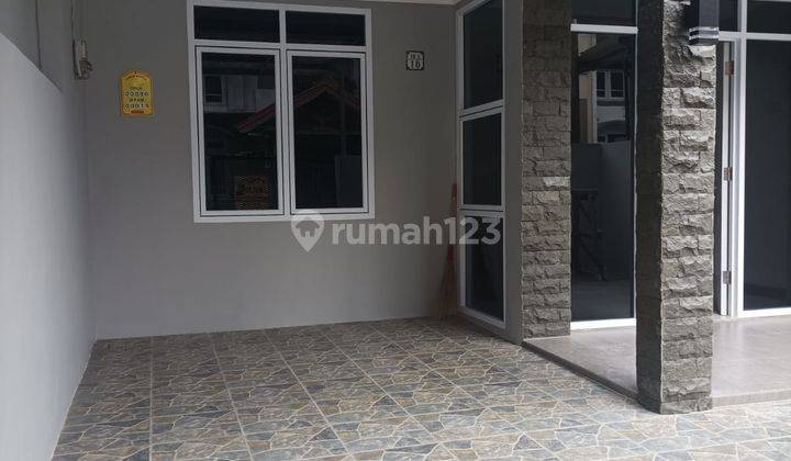 Rumah 1 1/4 lantai Full Renovasi total rapi siap huni 1