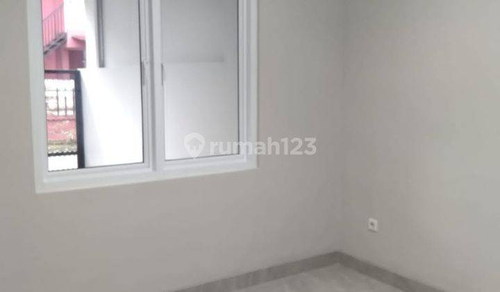 Rumah 1 1/4 lantai Full Renovasi total rapi siap huni 8