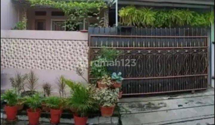 Dijual Rumah Rapi 2 lantai Jalan Benda Pamulang Tangerang Selatan 1