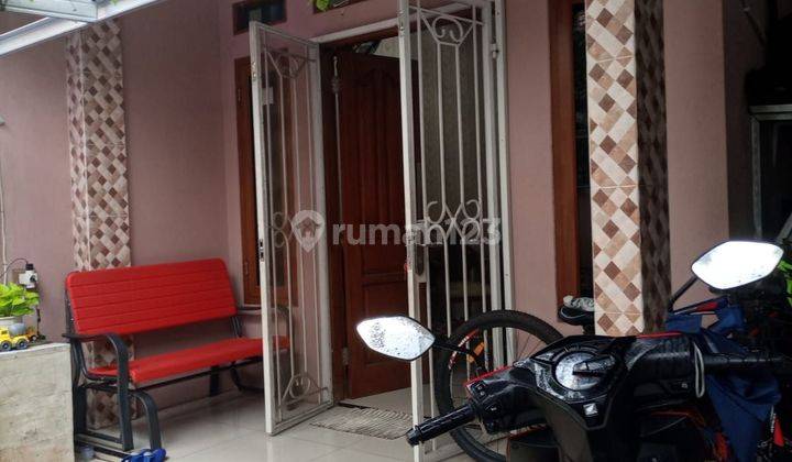 Dijual Rumah Rapi 2 lantai Jalan Benda Pamulang Tangerang Selatan 2