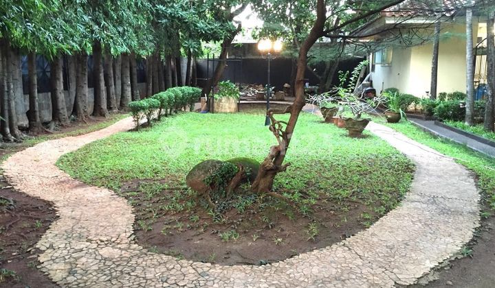 Dijual Rumah Mewah dengan pool di Pondok Aren, Tangerang