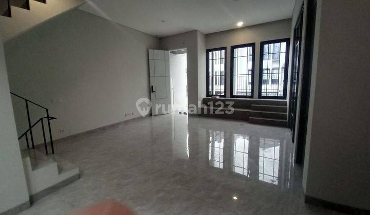 Disewakan / Dijual Rumah 3 Lt Di Greenwich Aether, Bsd Tangerang 2