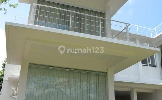 Luxury House for Sale in Czechomaria, North Denpasar 1