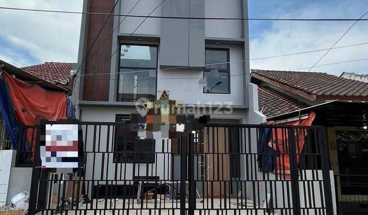 Dijual Rumah Baru 2 lantai Furnished Design Interior di Jakarta  1