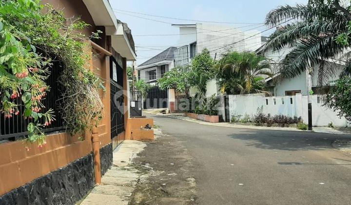 For Sale Spacious House in Radio Dalam South Jakarta 2