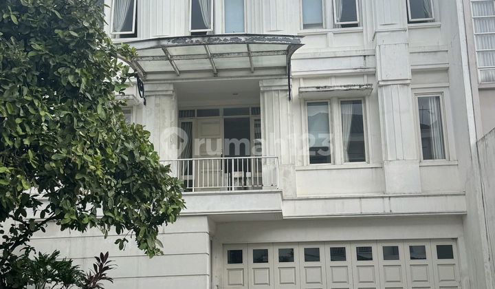 Disewakan Rumah Luas Amethyst Gading Serpong Disewakan Rumah Luas Amethyst Gading Serpong