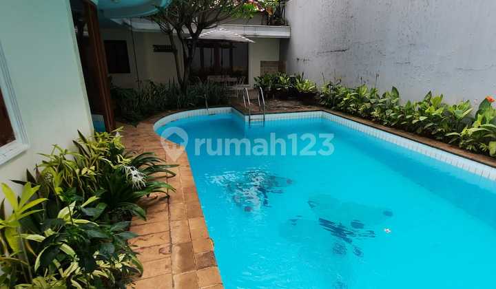 For Rent House with Pool in Dharmawangsa Raya, South Jakarta For Rent House with Pool in Dharmawangsa Raya, South Jakarta
