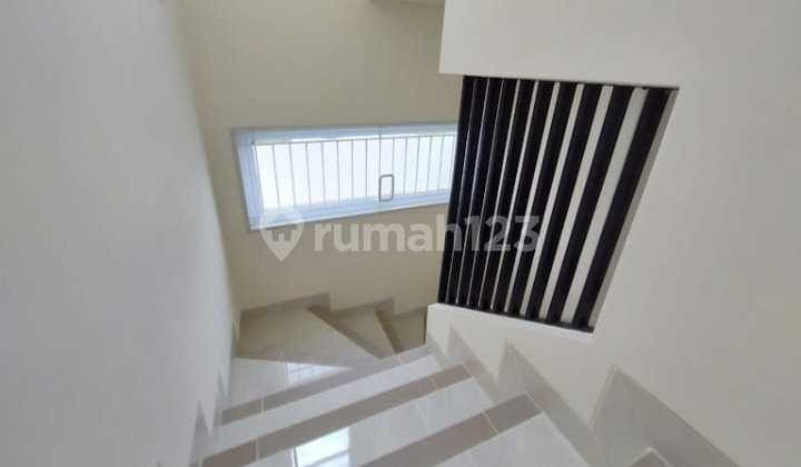 Dijual Rumah 2 Lantai Siap Huni Bawah Pasaran Gading Serpong 2