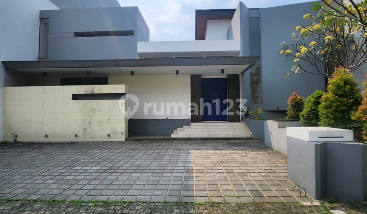 Dijual Rumah Konsep Villa Dengan Pool Emerald Cove Gading Serpong