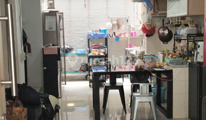 Dijual Rumah 2 Lantai Dekat Sekolah Tarakanita dan Stella Maris