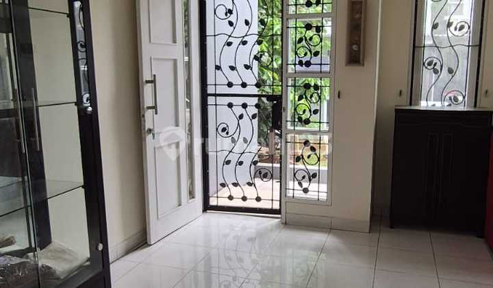 For Rent Semi-Furnished House. Floor Near Gading Serpong Toll Road. 2