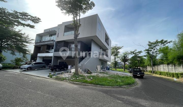 Dijual Rumah Mewah Hook dengan Lift di Sutera Palma Tangeang Dijual Rumah Mewah Hook dengan Lift di Sutera Palma Tangeang