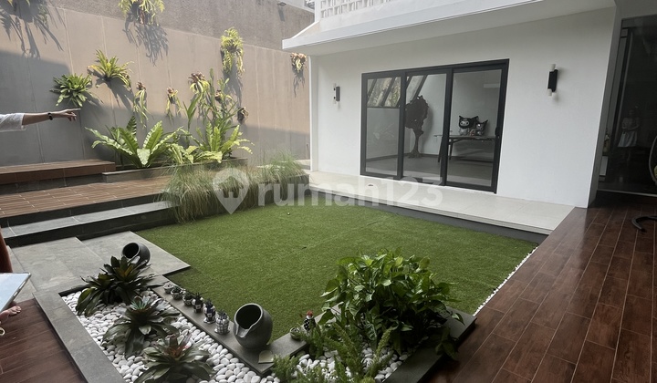 Dijual Rumah Mewah 2.5 Lantai Di Phg Gading Serpong