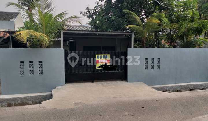 House for sale, land included, Jl H Muhi, Pondok Pinang, South Jakarta