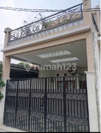 Quick Sale, nice house in Limo - Cinere - Depok, 1.25 M 2