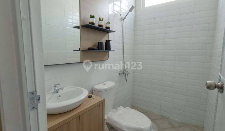 kamar mandi rumah di vila bogor indah