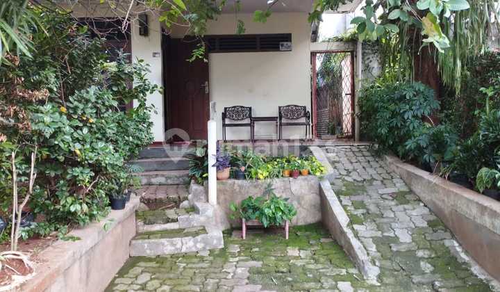 Dijual Cepat Rumah di Area Pondok Labu, Jaksel, Siap huni, 3,5 M 2