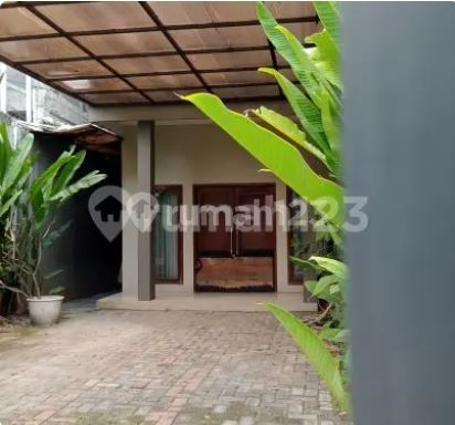 Rumah di Cilandak, Jakarta Selatan, Swimmingpool, View Danau