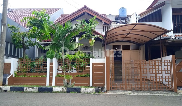 House for rent in Lebak Bulus, Bumi Karang Indah, South Jakarta, Good