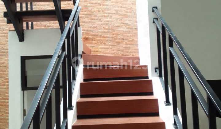 Rumah di Cirendeu, Komp Avizesa, nempel dgn Jakarta Selatan, SHM 2