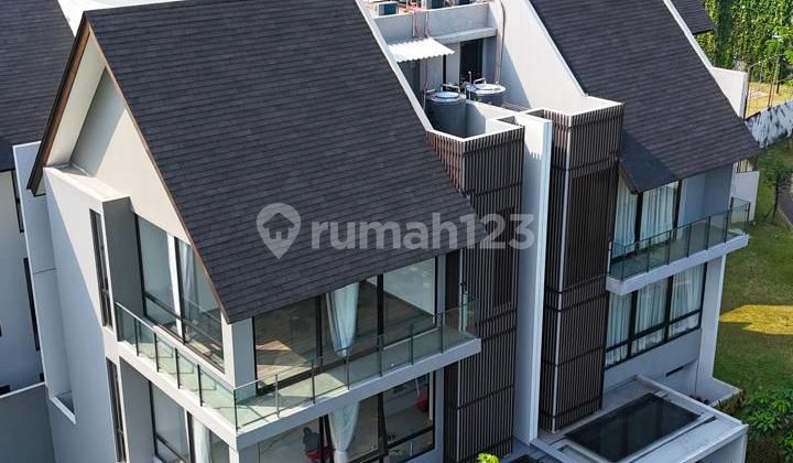 Rumah di Serenia Hills, Lebak Bulus, Cilandak, Jakarta Selatan Rumah di Serenia Hills, Lebak Bulus, Cilandak, Jakarta Selatan