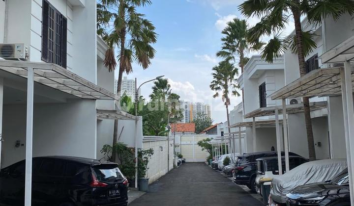 Rumah di Lebak Bulus, Jl Taman Sari 1, Cilandak, Jakarta Selatan