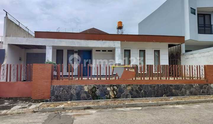 Rumah di Depok, Cinere, Cinere Estate Blok A Rumah di Depok, Cinere, Cinere Estate Blok A