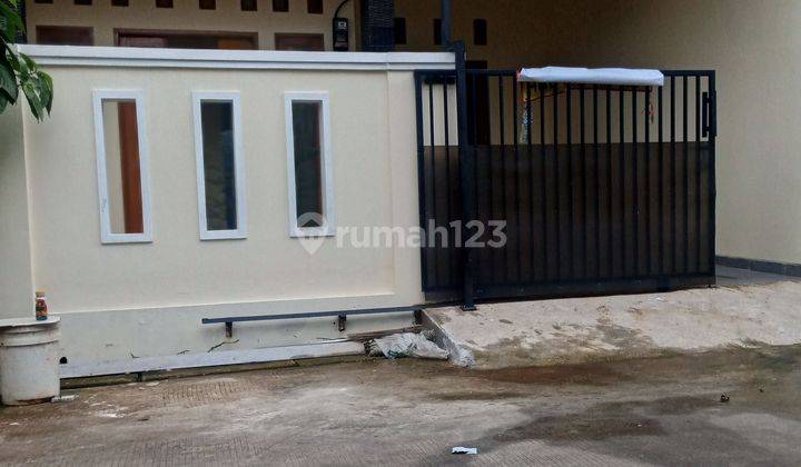 Dijual Rumah Di Taman Tiga Putra, Cinere. Baru, Siap Huni, 1 M 2