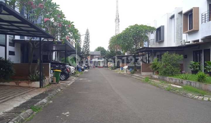 Rumah di Tangerang Selatan, Cirende, Lakeside Town House 2