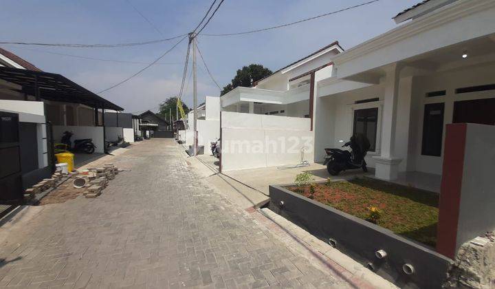 Rumah Baru, Bagus, Murah di Tanah Baru, Depok. Harga 888 Juta.  2