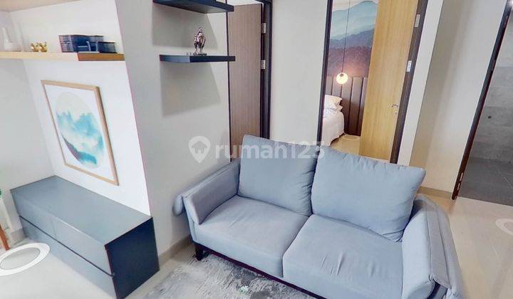 ruang tamu apartemen lrt city ciracas, tipe