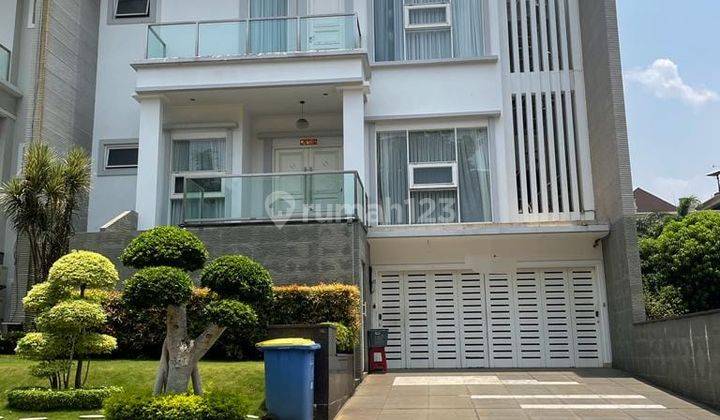 Rumah Bagus Furnished SHM di Pantai Indah Kapuk, Jakarta Utara 1