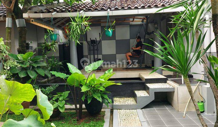 Rumah 2 Lantai Bagus Semi Furnished Sertifikat Hak Milik di Jl. Cirende, Tangerang Selatan  1