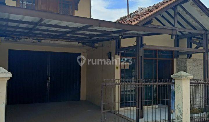 Rumah 2 Lantai Bagus Semi Furnished SHM di Bandung Timur, Bandung 1