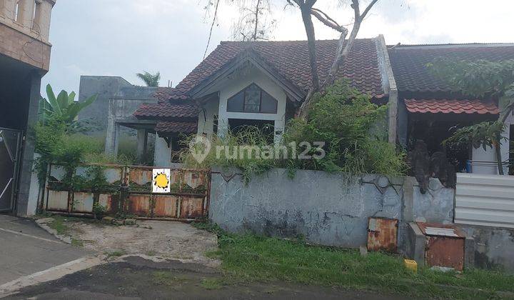 Dijual Bangunan Tua, di Villa Melati Mas 1