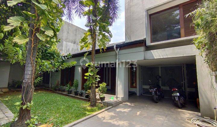 Rumah Minimalis Modern 2 Lantai di Kebayoran Baru  1