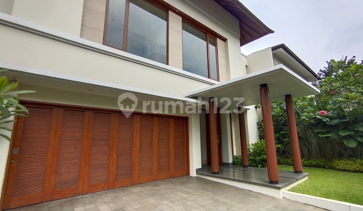 Beautiful Modern 2-Story House with Resort Ambiance, Comfortable and Lush in Cipete 2