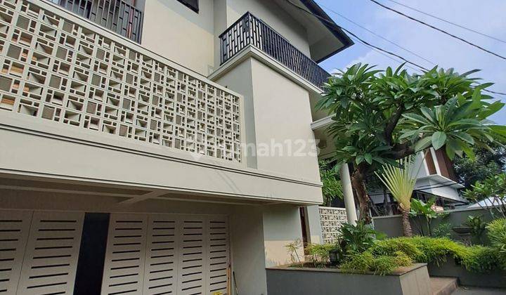 Rumah Cantik Modern Minimalis Asri 2 Lantai Di Cipete  2