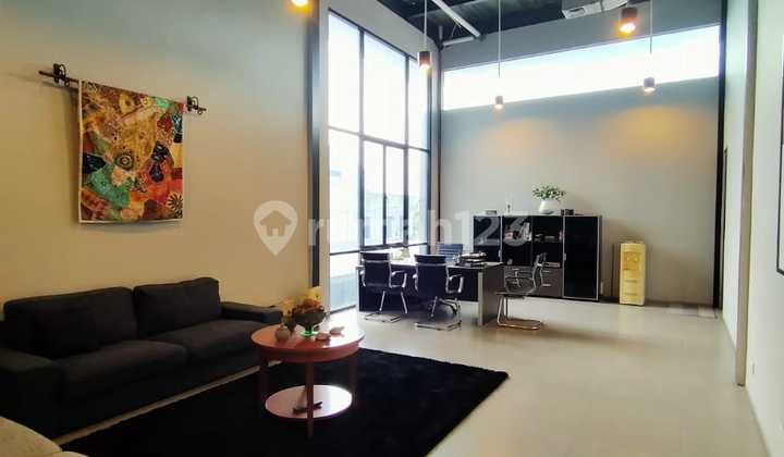Office - Beautiful Strategic Warehouse Ready to Occupy in Kebayoran Lama