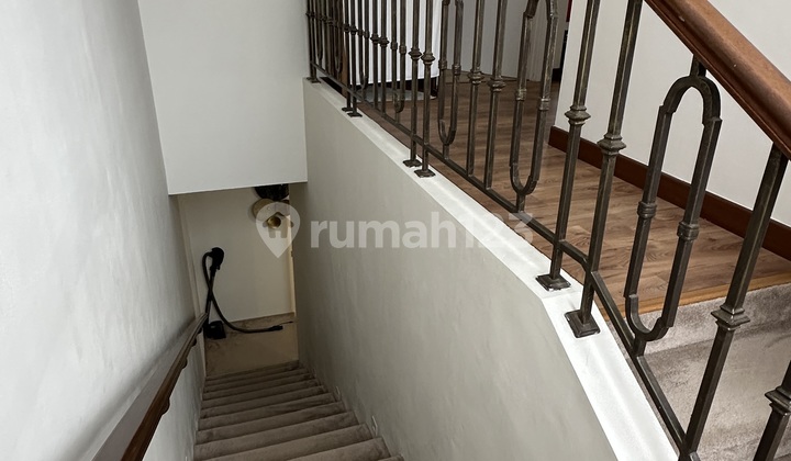 Vivacia Eminent 10X18 Semi-Furnished House 2