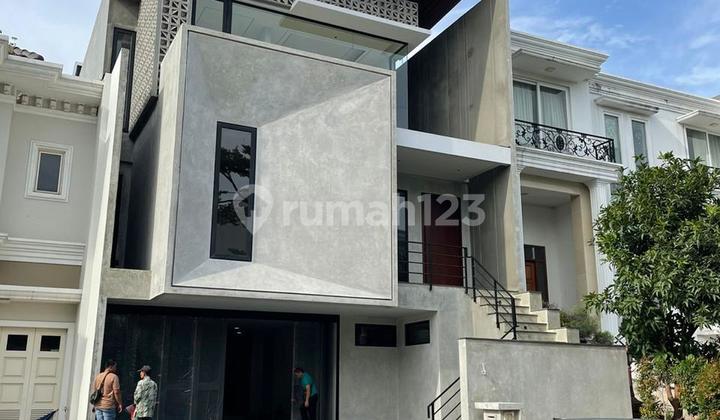 Rumah Semi Furnished 3 Lantai & Homelift di Aristoteles, Gading Serpong