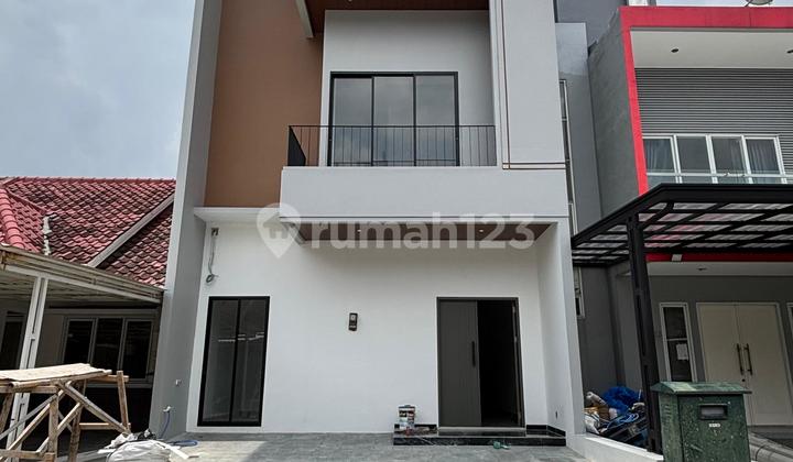 Rumah Baru Unfurnish 7X16 Hadap Selatan di Alam Sutera