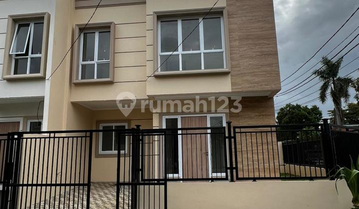 Rumah Baru Hook SHM 9,5X11 Hadap Timur Laut di Gading Serpong 1