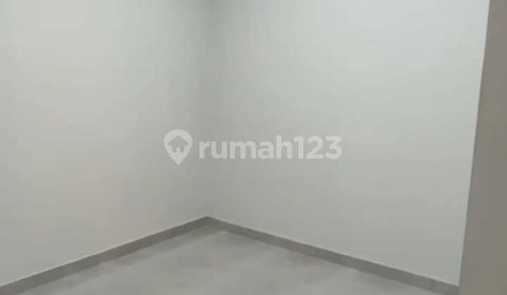New House with Many Bonuses & Renovated in Nusaloka, BSD 2